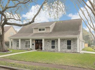 12467 Woodthorpe Ln, Houston, TX 77024