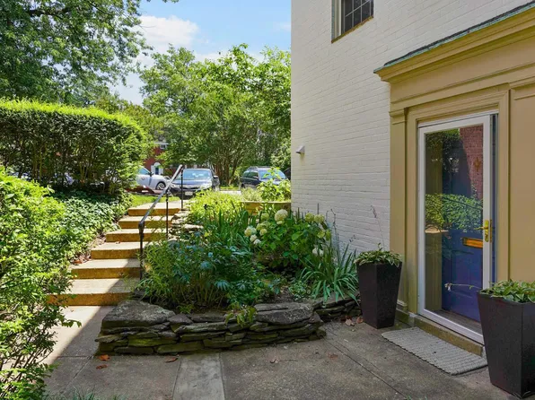 1619 Ripon Pl, Alexandria, VA 22302