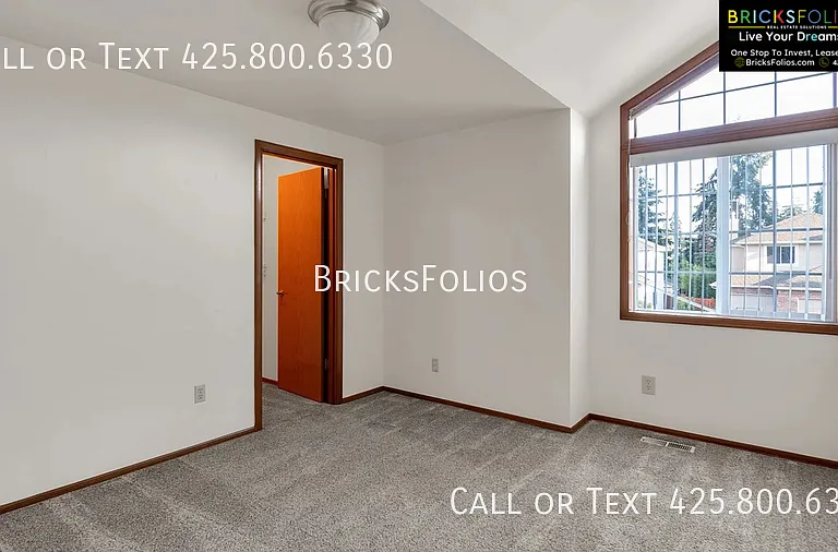 4522 NE 21st Pl — Photo 22