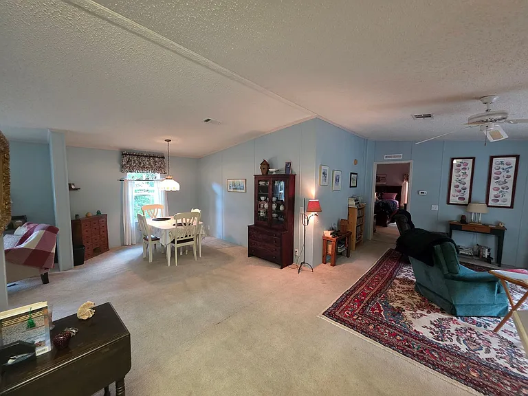 858 E Winnetka St — Photo 4