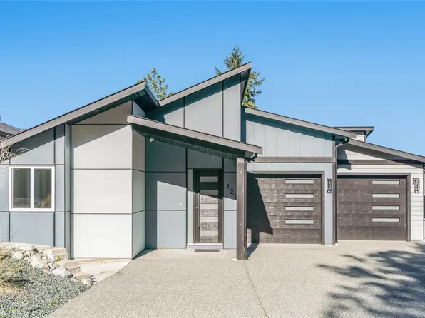 124 Hawk Point Rd, Nanaimo, BC V9T 5W2