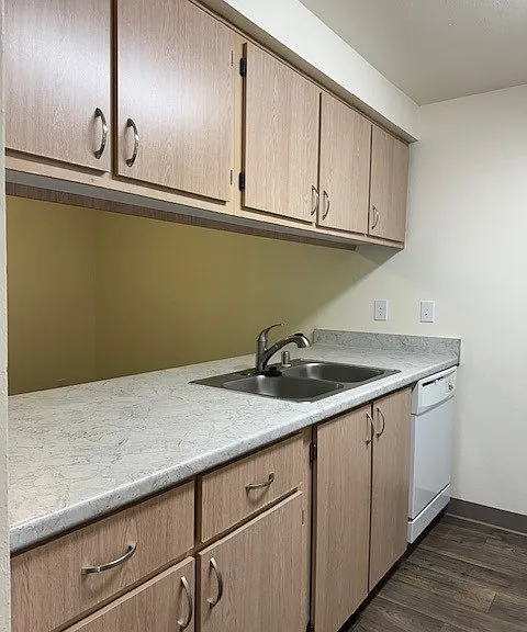 Traditional floorplan-kitchen. All appliances included.