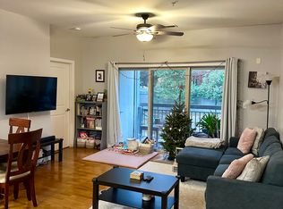 630 Calvert St #1106, Charlotte, NC 28208