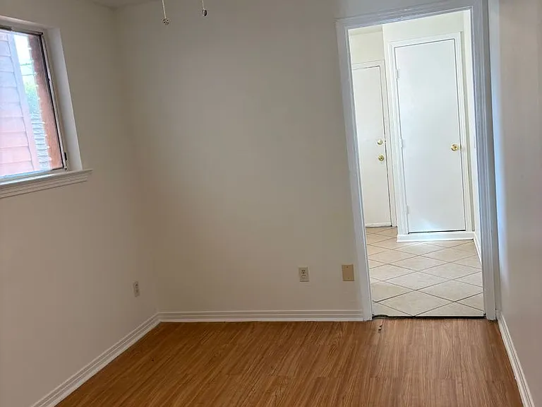 412 S Murat St — Photo 3