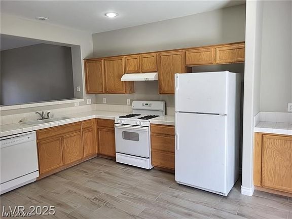 2nd image of 7531 Redwood Point St