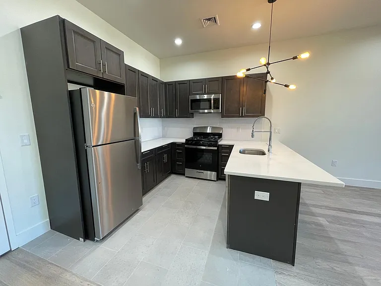 604 Bloomfield Ave #204 — Photo 1