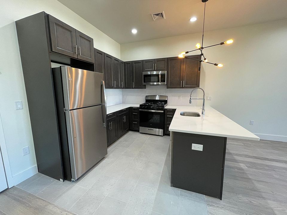 1st image of 604 Bloomfield Ave #204