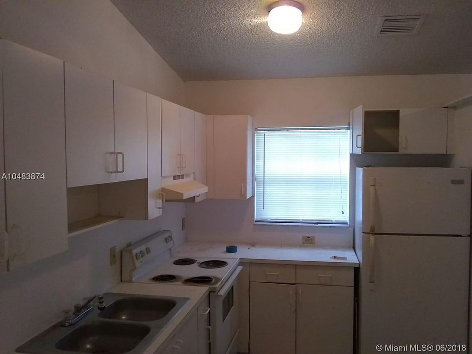 1st image of 623 NW 13th Ter