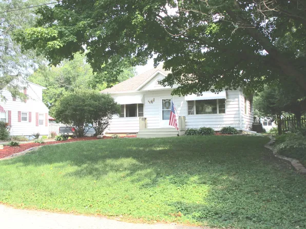 203 S 1st St, Malta, IL 60150
