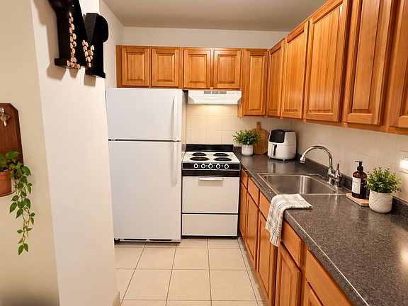 2nd image of 287 3rd Ave APT 4F