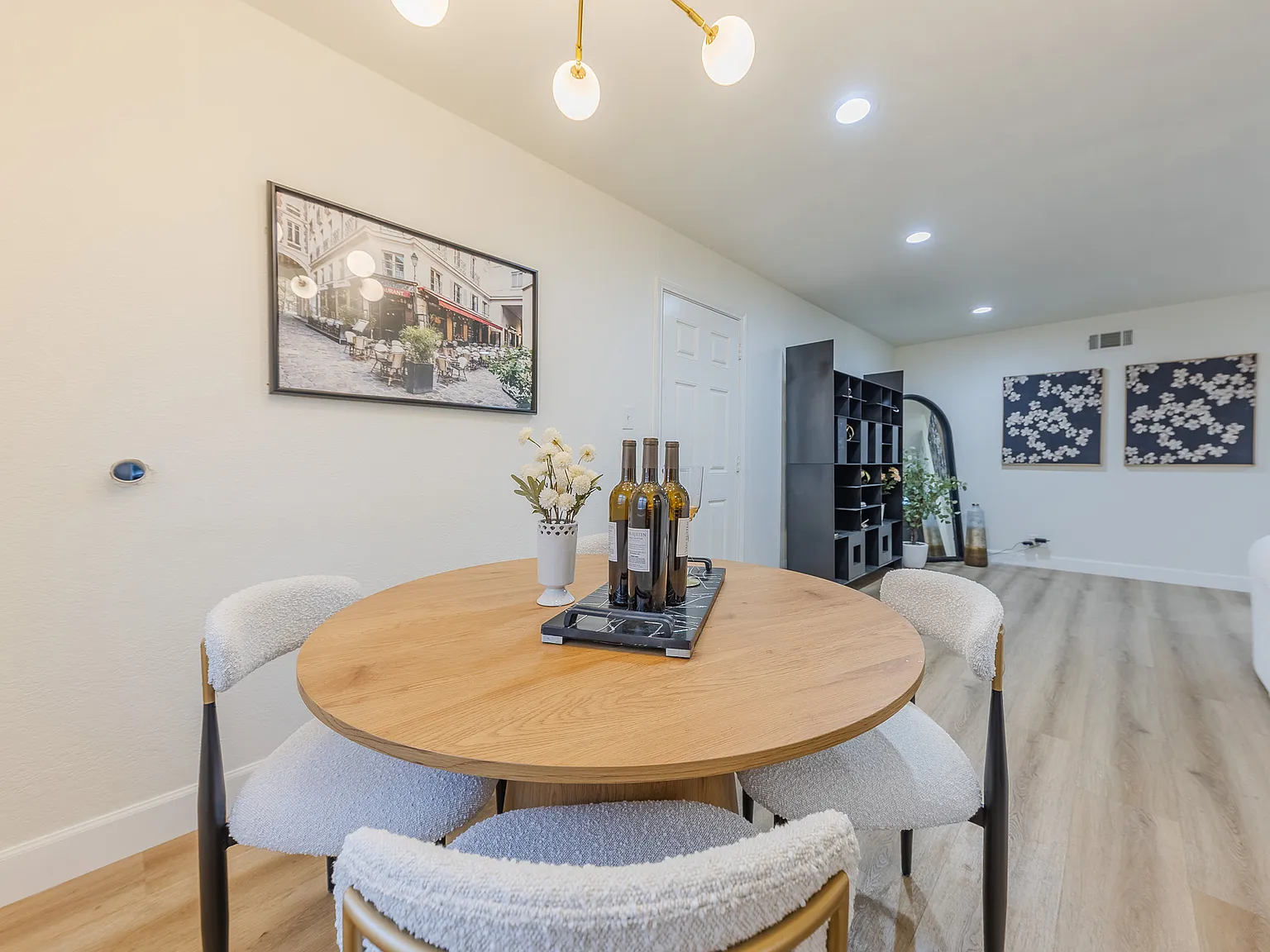 4 bed, 1120 sqft, $9,500 — Photo 4