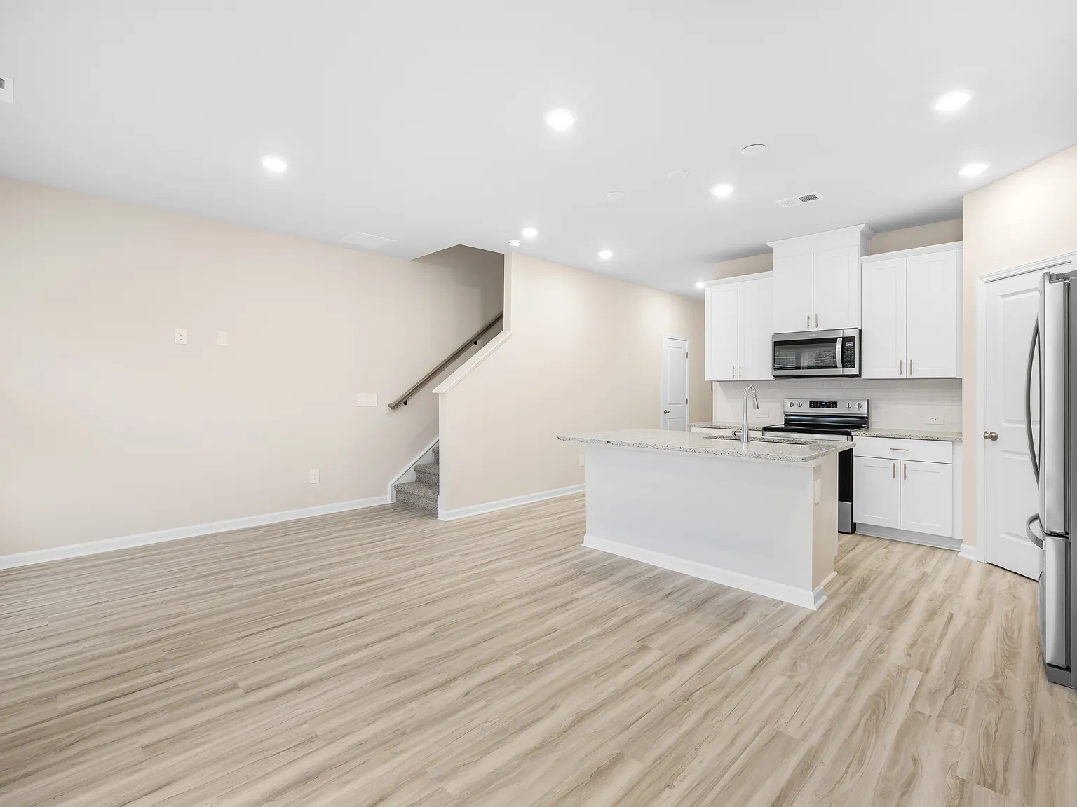 3 bed, 2.5 bath, 1400 sqft, $1,950 — Photo 3