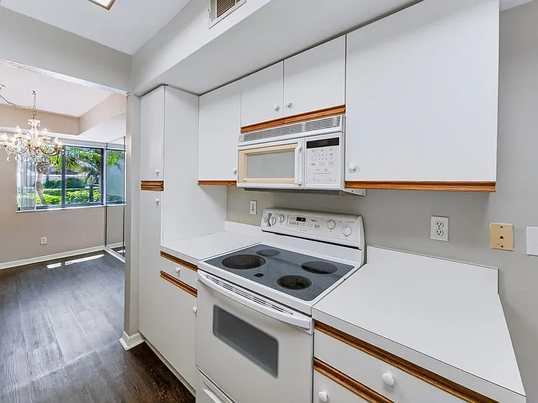 191 Bennington Dr #3 — Photo 10