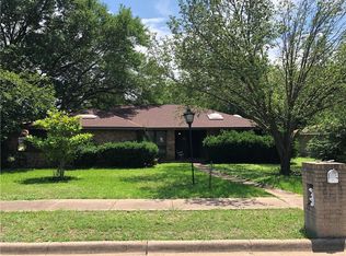 934 Waynelee Dr, Lancaster, TX 75146