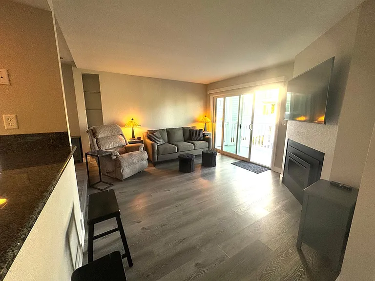 184 Cypress Ave — Photo 4