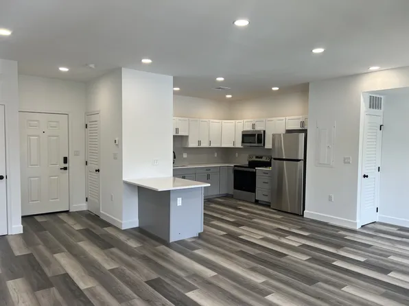 24 S Elm St, Kutztown, PA