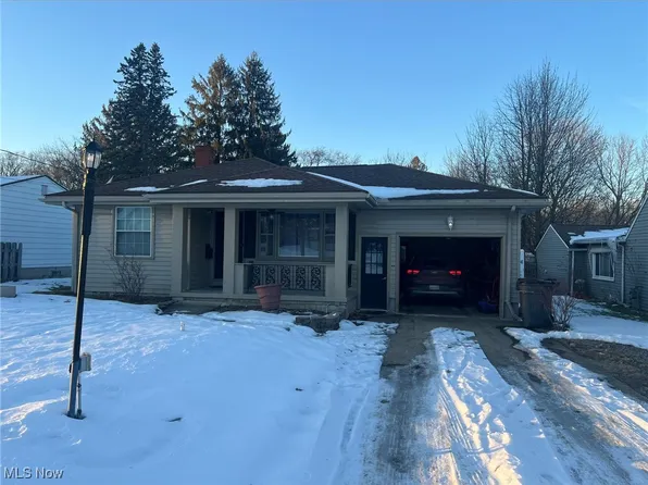 3872 Huntmere Ave, Austintown, OH 44515