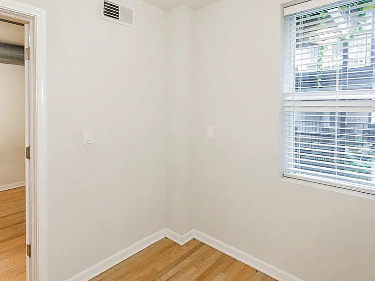 2520 W. Leland — Photo 38