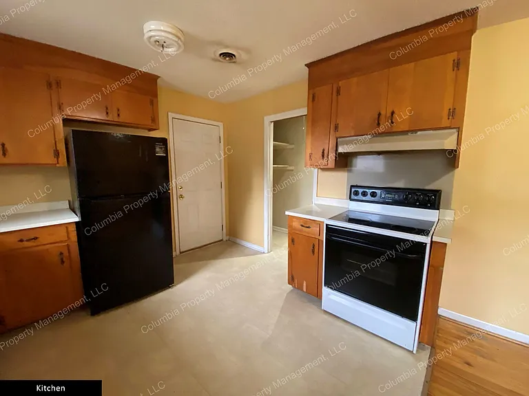215 Kingnut Dr — Photo 13