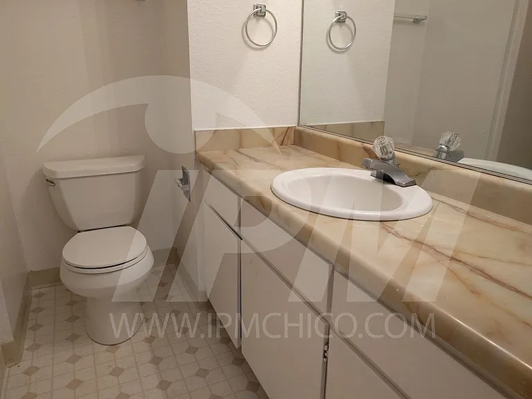 522 Nord Ave #15 — Photo 4