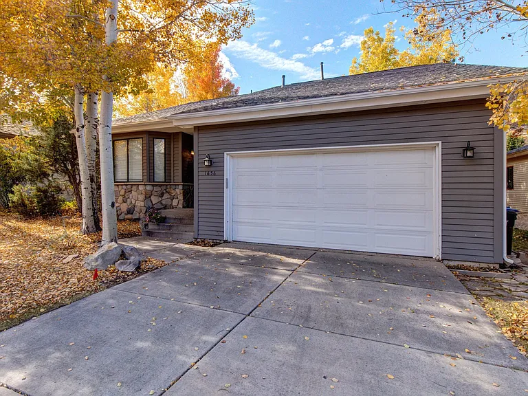 1656 W Silver Springs Rd — Photo 33