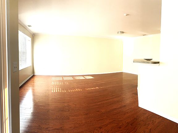 4th image of 47955 Cardiff Ave #10