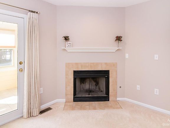 5th image of 1679 Coburn Dr #16