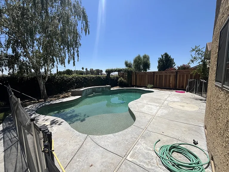 511 Bluff Dr — Photo 22