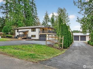 1692 Oak Ridge Dr, Camano Island, WA 98282