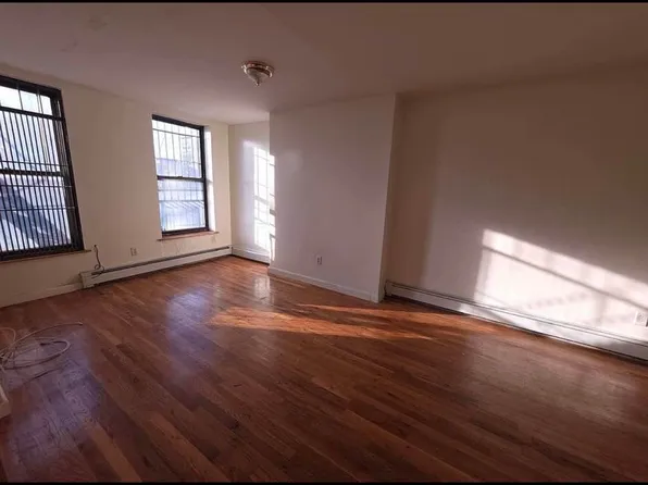 2179 Third Avenue image 2 of 5