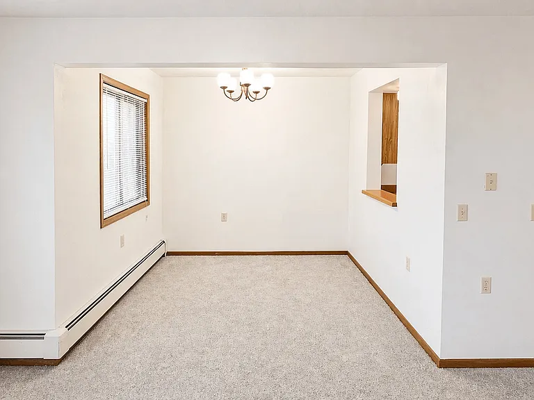16 Green River Rd — Photo 12