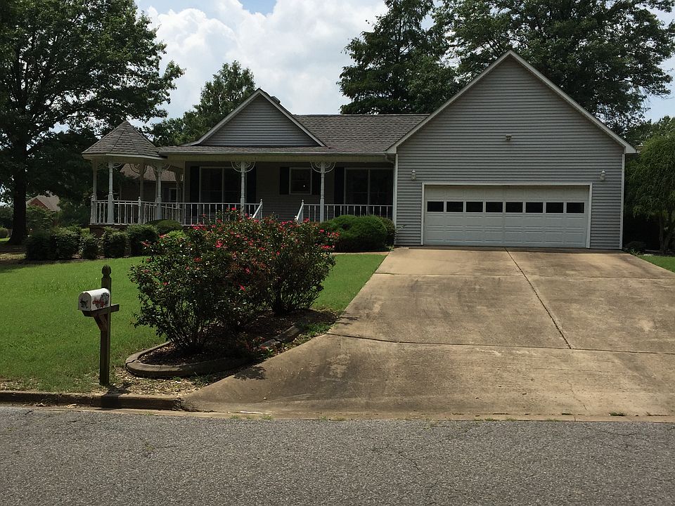 1st image of 319 Fairfield Dr