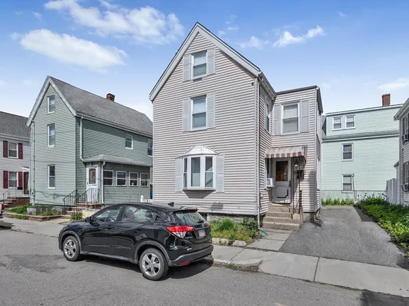 11 Murphy Ct, Newton, MA 02458