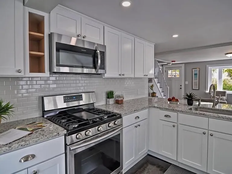 65 Brentwood St — Photo 2