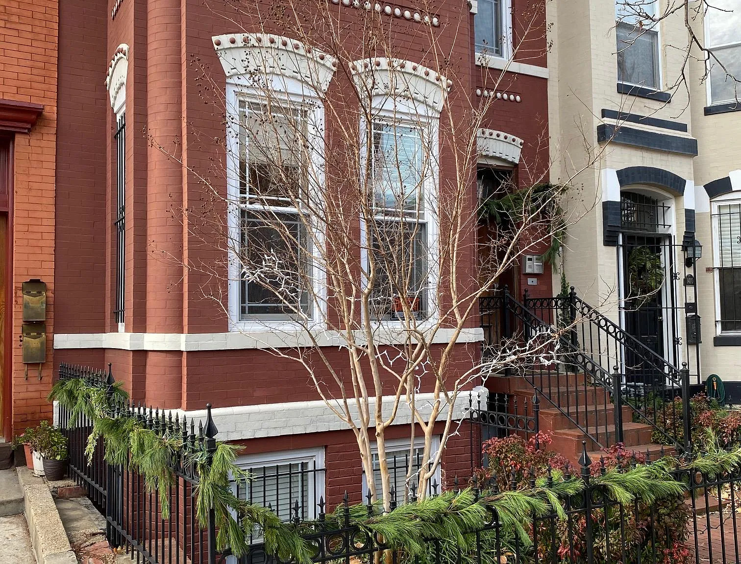 1408 10th St NW — Photo 2