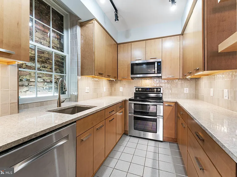 28 E Patrick St #1 — Photo 12