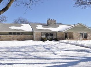 3170 N 104th St, Wauwatosa, WI 53222