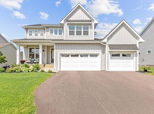 527 Elizabeth Way, Hudson, WI 54016