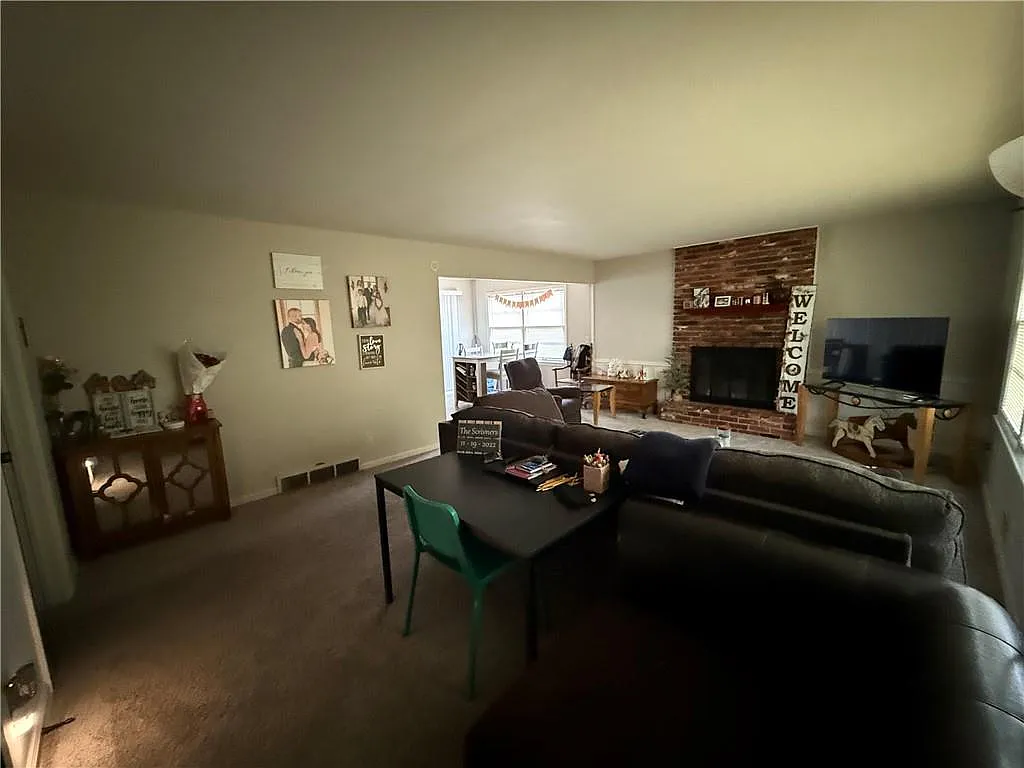 2 bed, 1150 sqft, $1,800 — Photo 3
