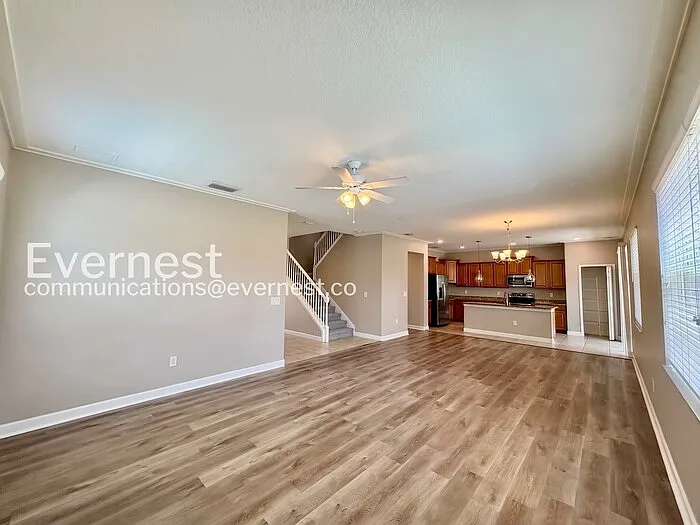 11211 Flora Springs Dr — Photo 5