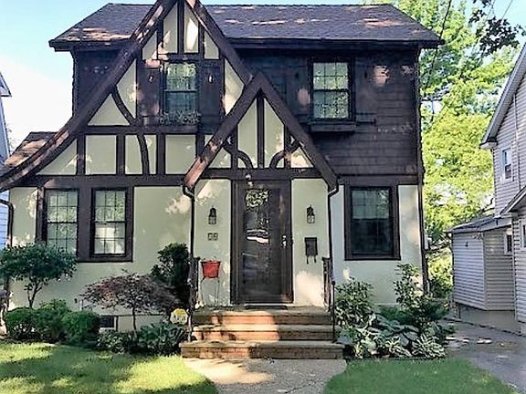 2nd image of 10 Walbrooke Ave