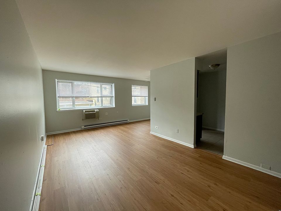 1st image of 5920 N Kenmore Ave APT 212