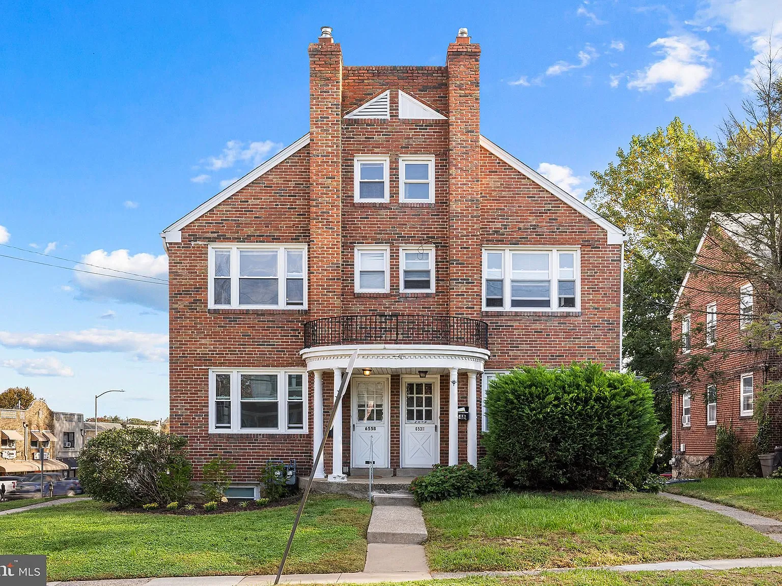 2 bed, 1.0 bath, 900 sqft, $1,695 — Photo 3