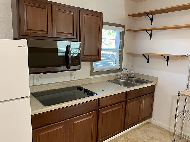 225 Highland Ave #B — Photo 10