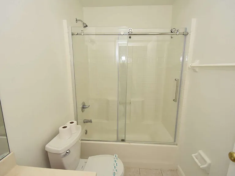 30 Eton Ln #B — Photo 32