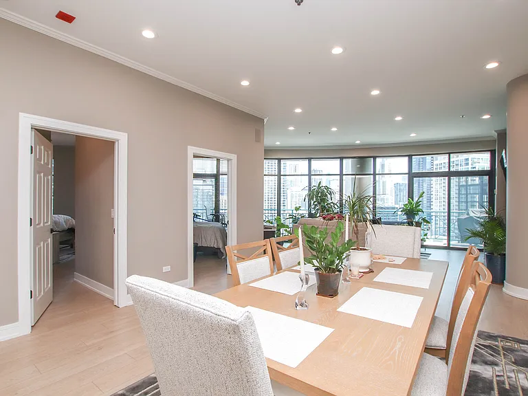 340 W Superior St #1604 — Photo 8