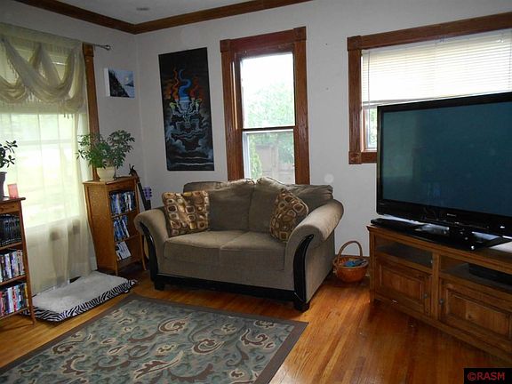 4th image of 408 River St W