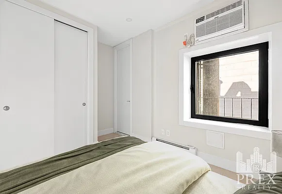 Bedroom, photo 2