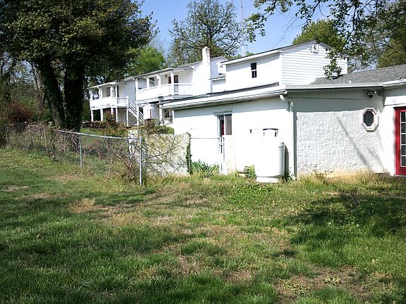 5th image of 140 Fort Lewis Blvd