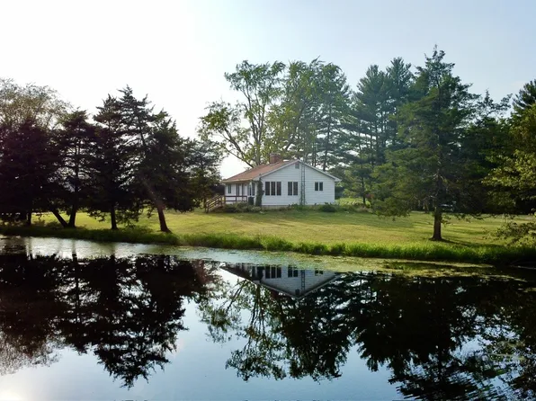 2320 County Highway 13, Xenia, IL 62899